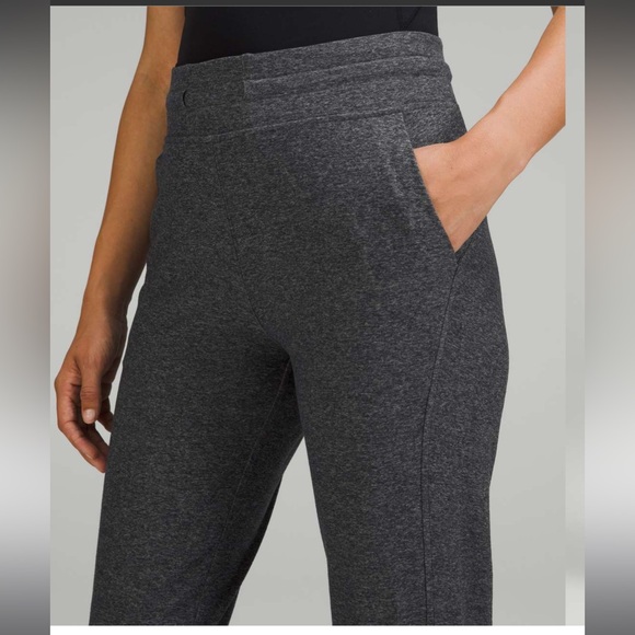 EUC Ready to Rulu High-Rise Cropped Jogger Heathered Raceway Grey/Black Size 8 - Picture 5 of 9